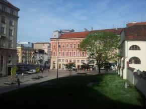  Apartment History  Загреб